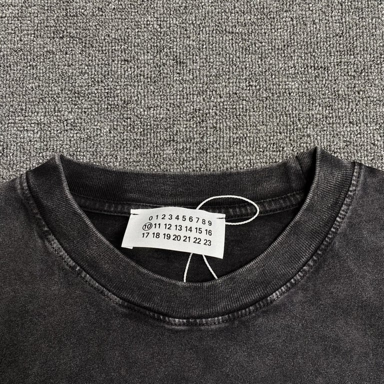 Maison Margiela Inverted Logo T-shirt - 10