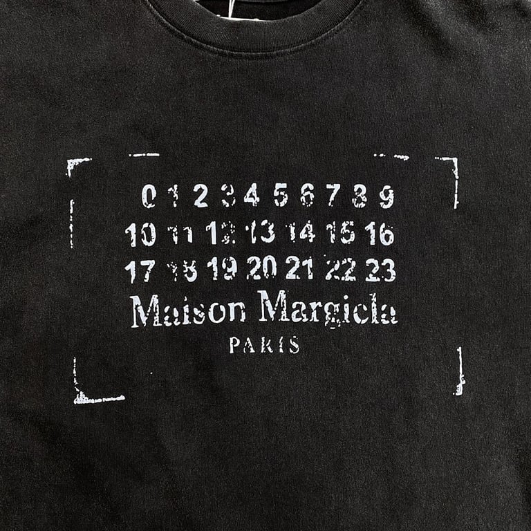 Maison Margiela Distressed Numeric Logo T-shirt - 11