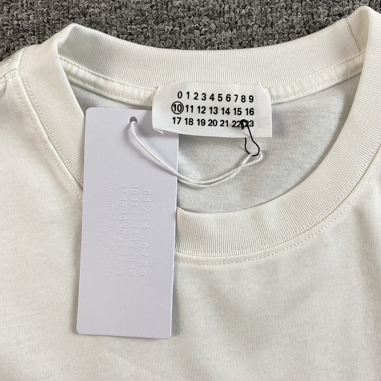Maison Margiela Distressed Numeric Logo T-shirt - 15