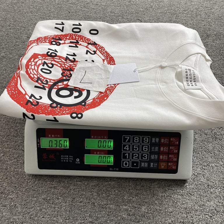 MM6 Maison Margiela Graphic T-shirt - 12