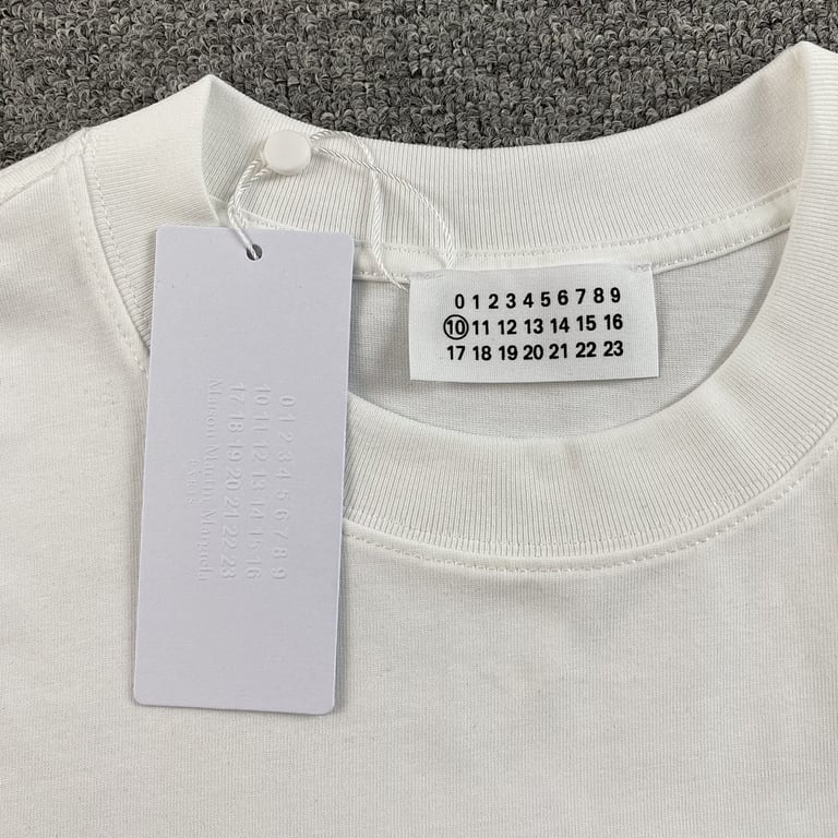 MM6 Maison Margiela Logo T-shirt - 10