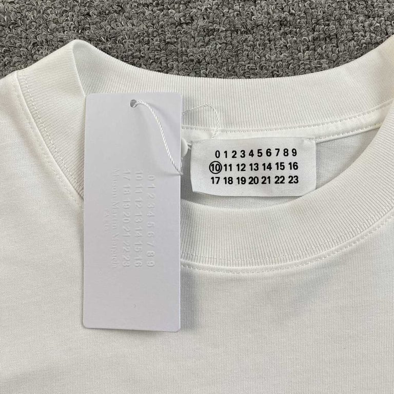MM6 Maison Margiela Graphic T-shirt - 9
