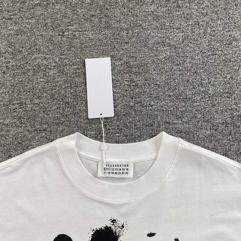 MM6 Maison Margiela Spray Graphic T-shirt - 13
