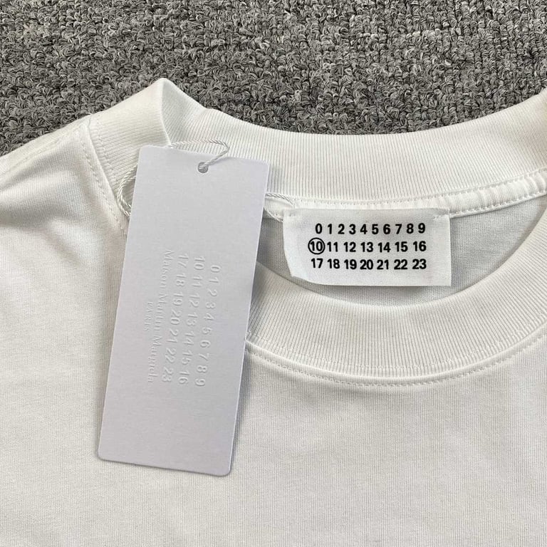 MM6 Maison Margiela 520 Graphic T-shirt - 10