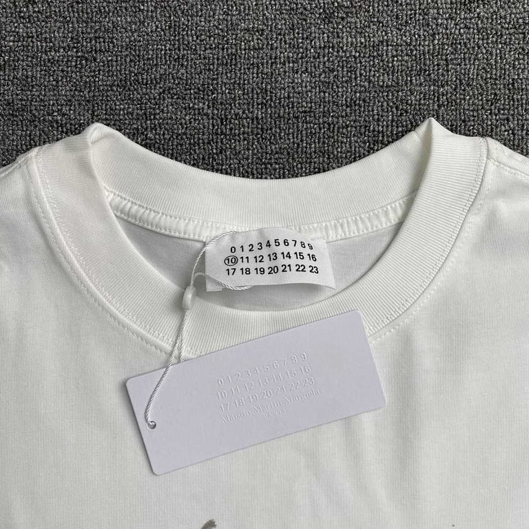 MM6 Maison Margiela Graphic T-shirt - 12
