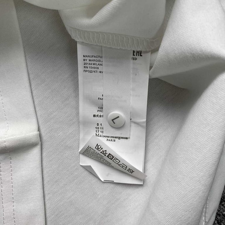 MM6 Maison Margiela Graphic T-shirt - 10