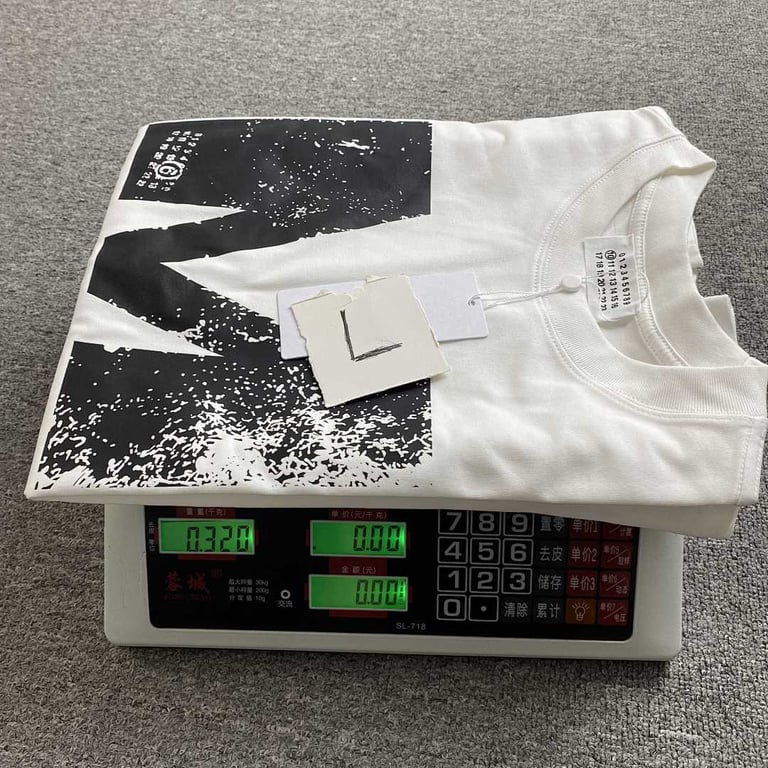MM6 Maison Margiela Distressed M Logo T-shirt - 14