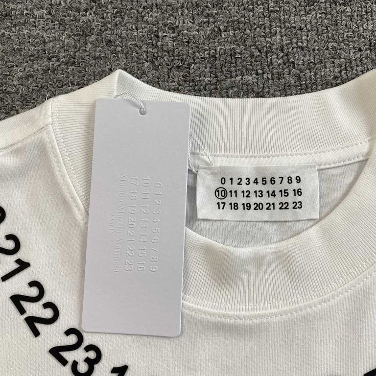 MM6 Maison Margiela Numeric Logo Long Sleeve T-shirt - 12