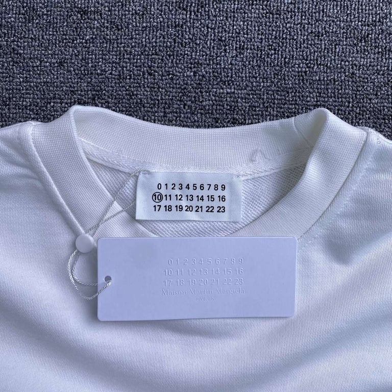 MM6 Maison Margiela Clock Graphic Crewneck - 11