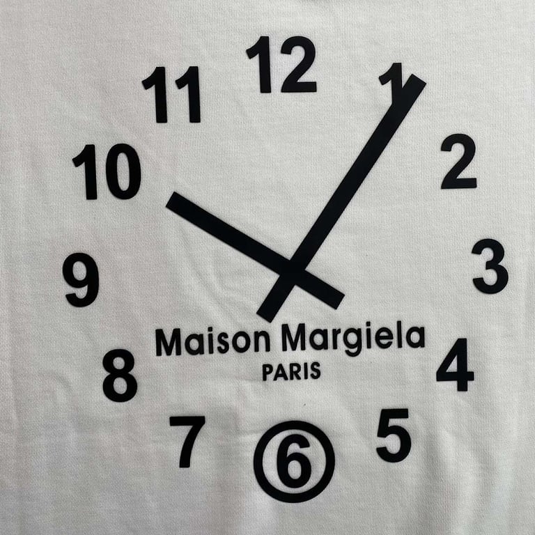 MM6 Maison Margiela Clock Graphic Crewneck - 14