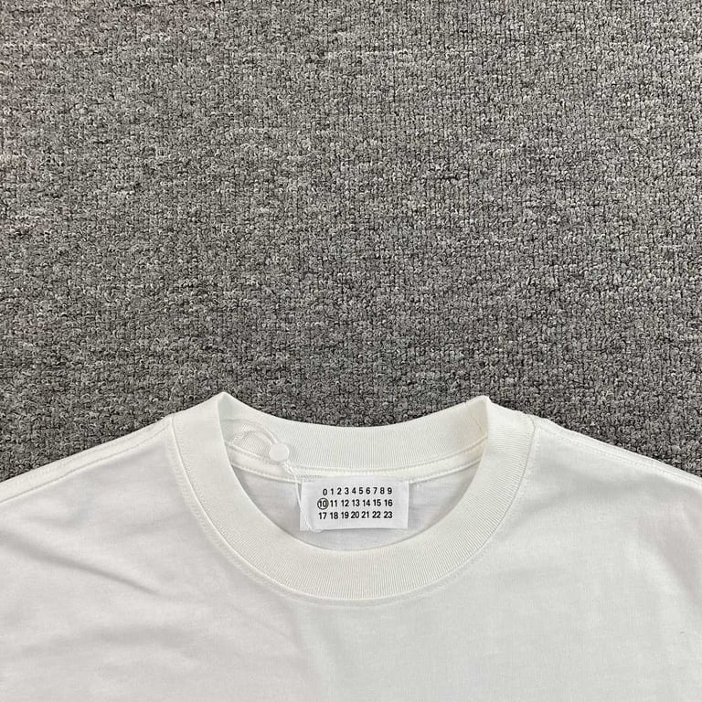 MM6 Maison Margiela Logo T-shirt - 12