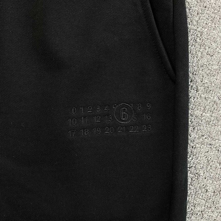MM6 Maison Margiela Logo Shorts - 4