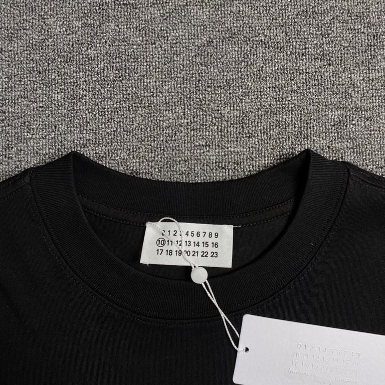 MM6 Maison Margiela Graphic T-shirt - 9
