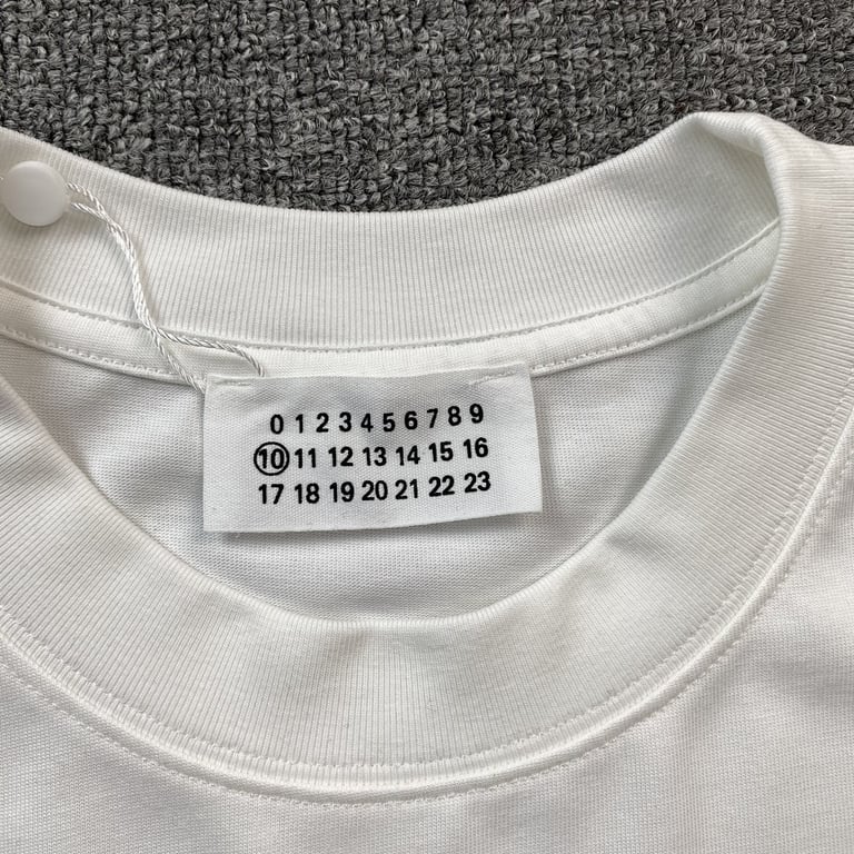 MM6 Maison Margiela Cat Graphic T-shirt - 10
