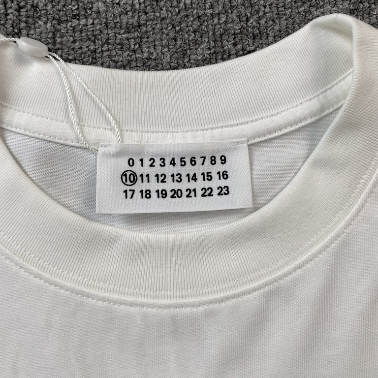 MM6 Maison Margiela Hearts Graphic T-shirt - 10