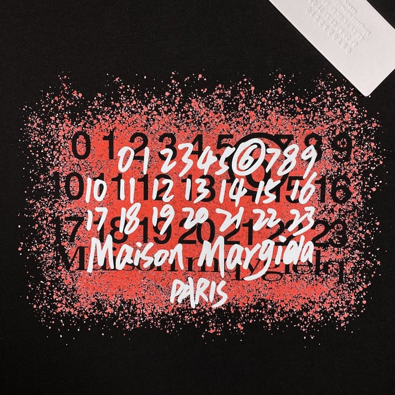 MM6 Maison Margiela Spray Graphic T-shirt - 12