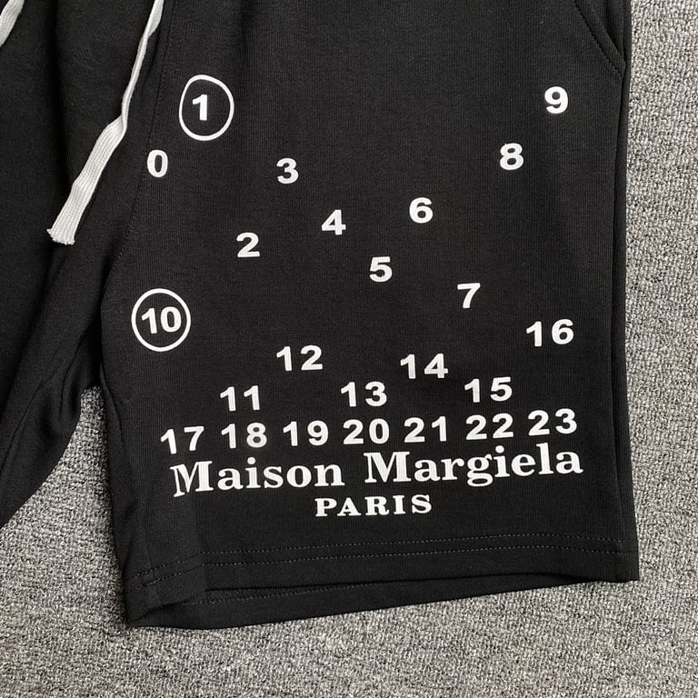 MM6 Maison Margiela Numeric Logo Shorts - 9