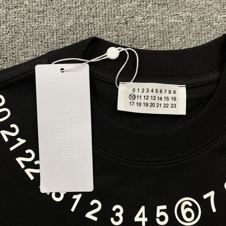 MM6 Maison Margiela Numeric Logo Long Sleeve T-shirt - 10