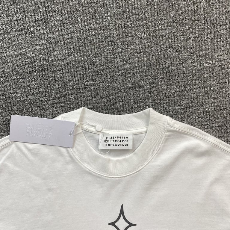 Maison Margiela Graphic Long Sleeve T-shirt - 12