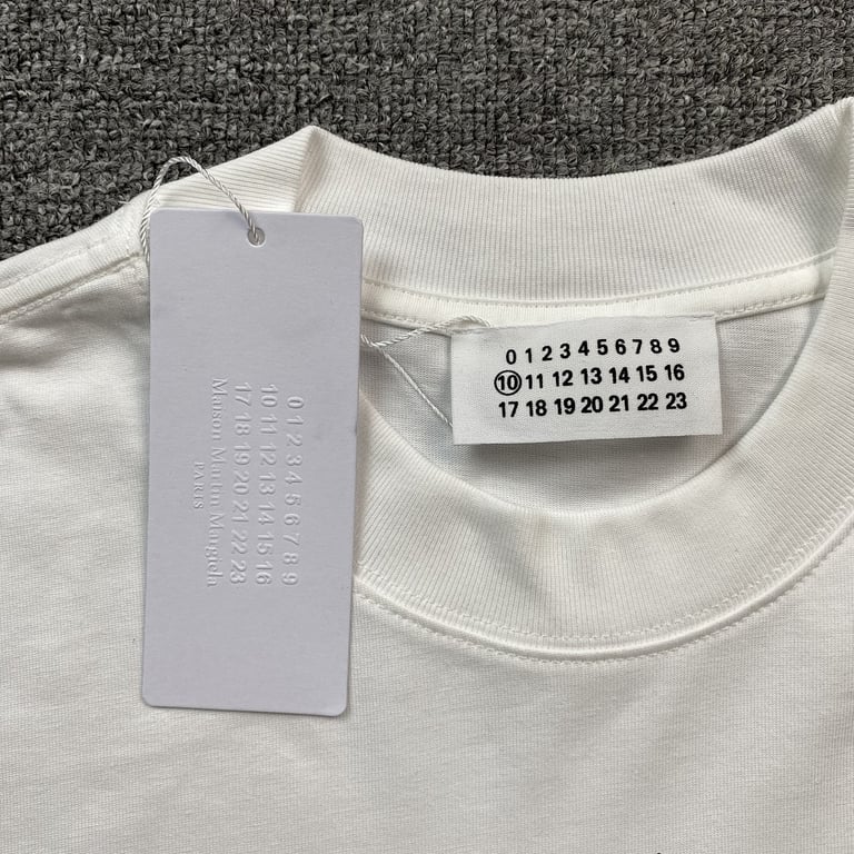 Maison Margiela Graphic Long Sleeve T-shirt - 9