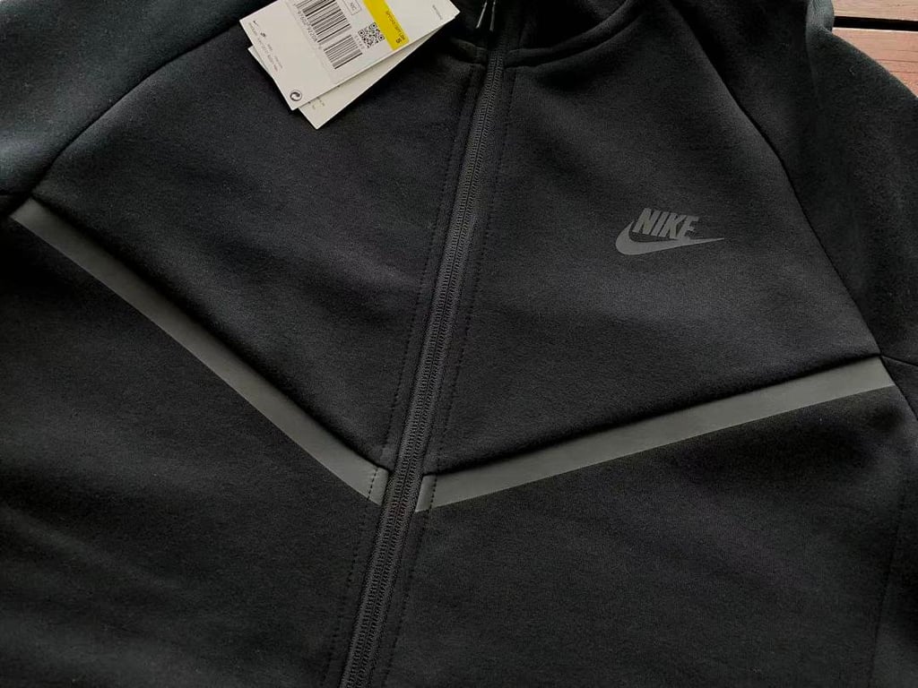 Nike Tech Fleece Full-Zip Hoodie and Pants Set Black - 10