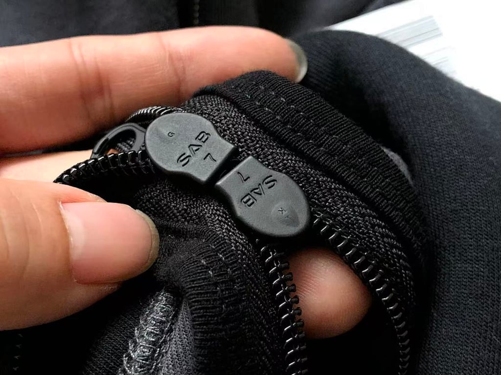 Nike Tech Fleece Set Black Grey Red - 37