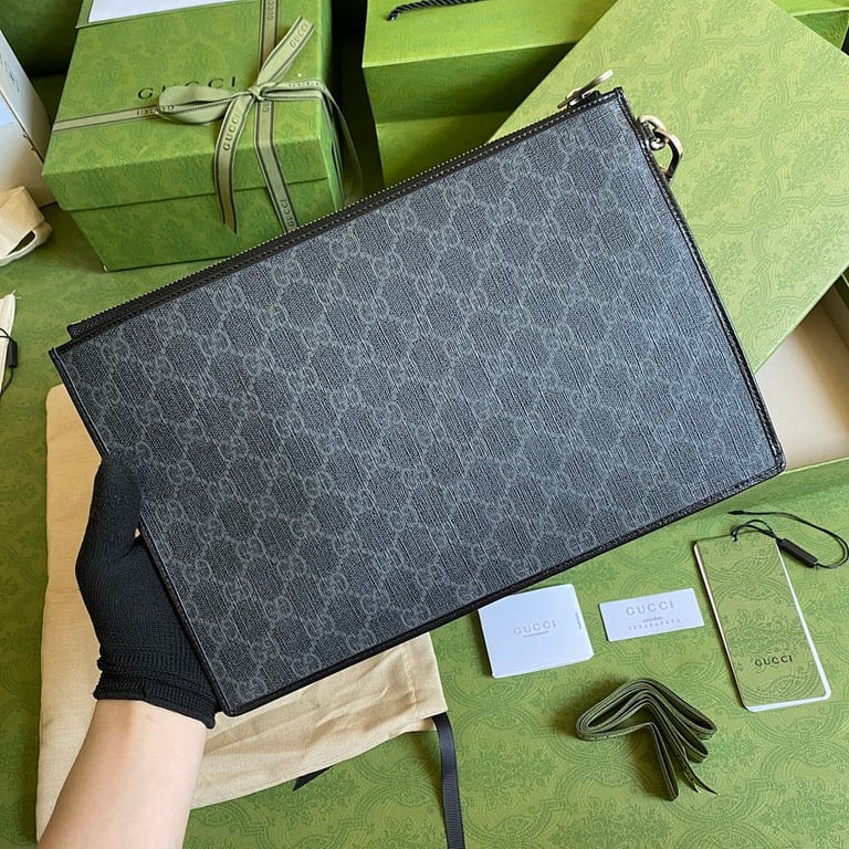 Gucci GG Supreme Interlocking G Pouch Black - 9