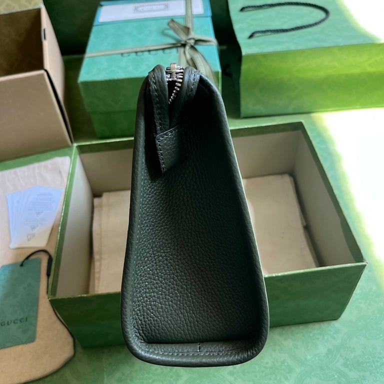 Gucci Jumbo GG Leather Clutch Green - 7