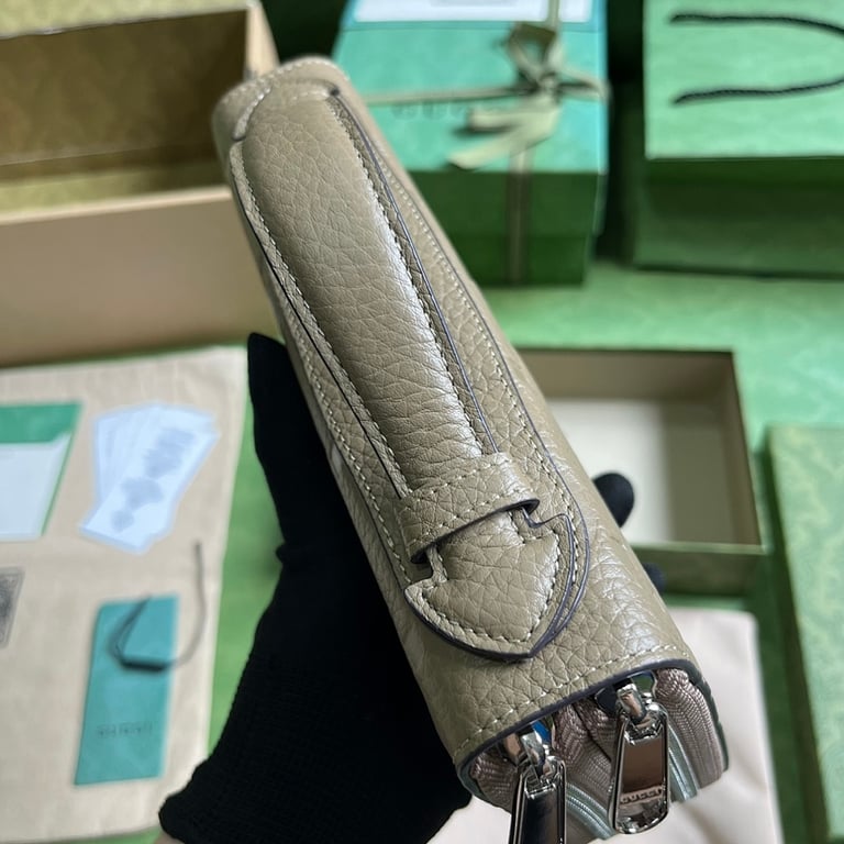 Gucci Jumbo GG Travel Case Grey - 5
