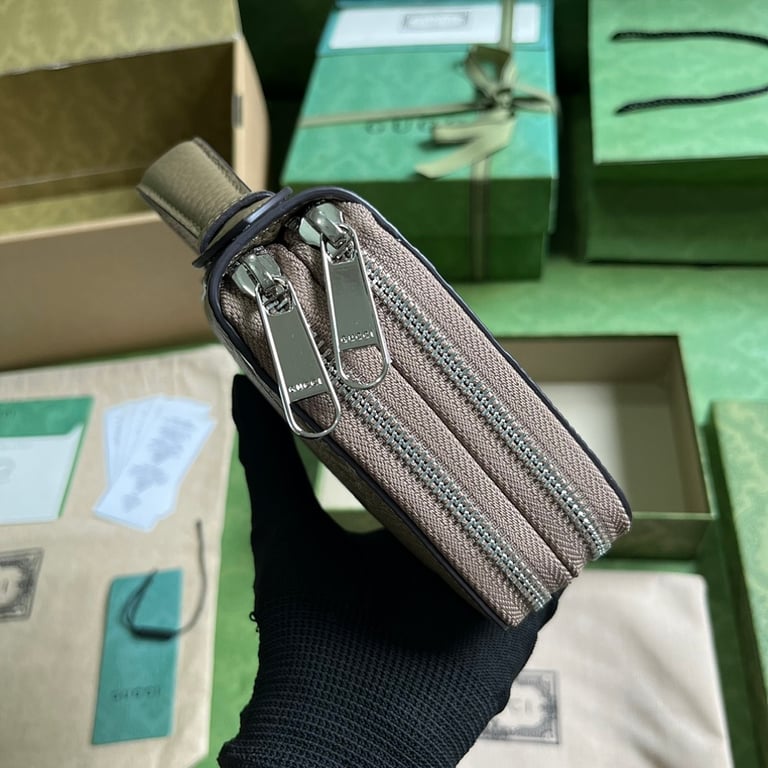 Gucci Jumbo GG Travel Case Grey - 7