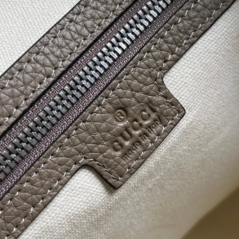 Gucci Jumbo GG Small Duffle Bag Grey - 3