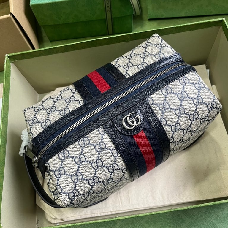 Gucci Savoy GG Supreme Toiletry Bag - 5
