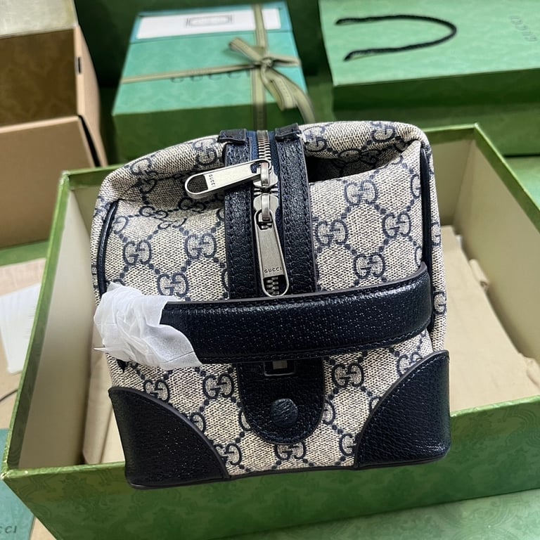 Gucci Savoy GG Supreme Toiletry Bag - 7