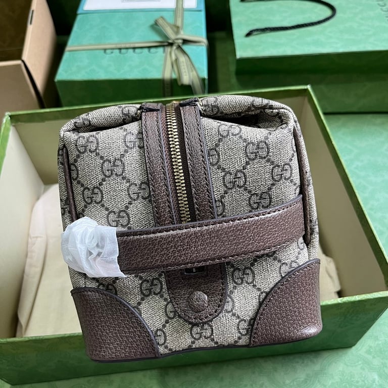 Gucci Savoy GG Supreme Toiletry Bag 739391 - 7