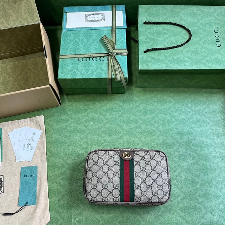 Gucci Savoy GG Supreme Toiletry Case - 2