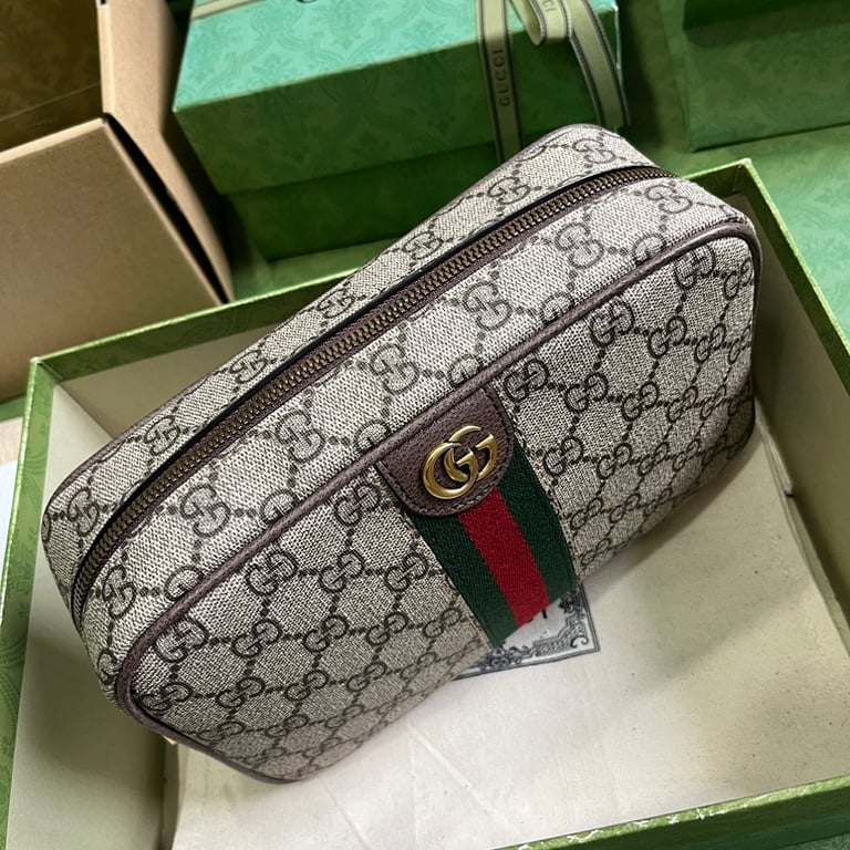 Gucci Savoy GG Supreme Toiletry Case - 5