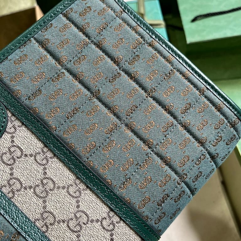 Gucci 751912 Mini GG Quilted Clutch Green - 4