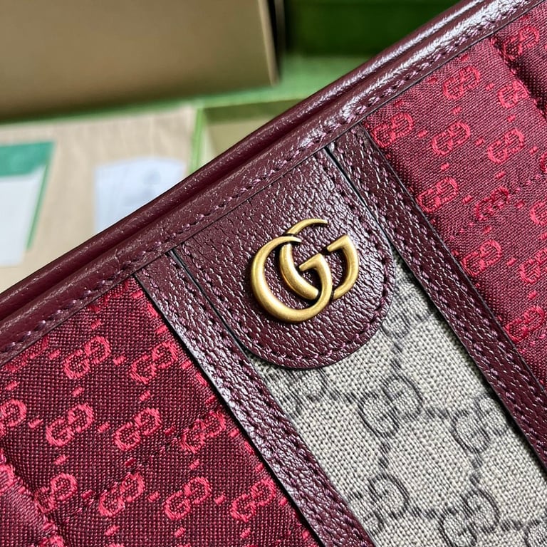 Gucci GG Supreme Quilted Clutch Red and Beige - 6