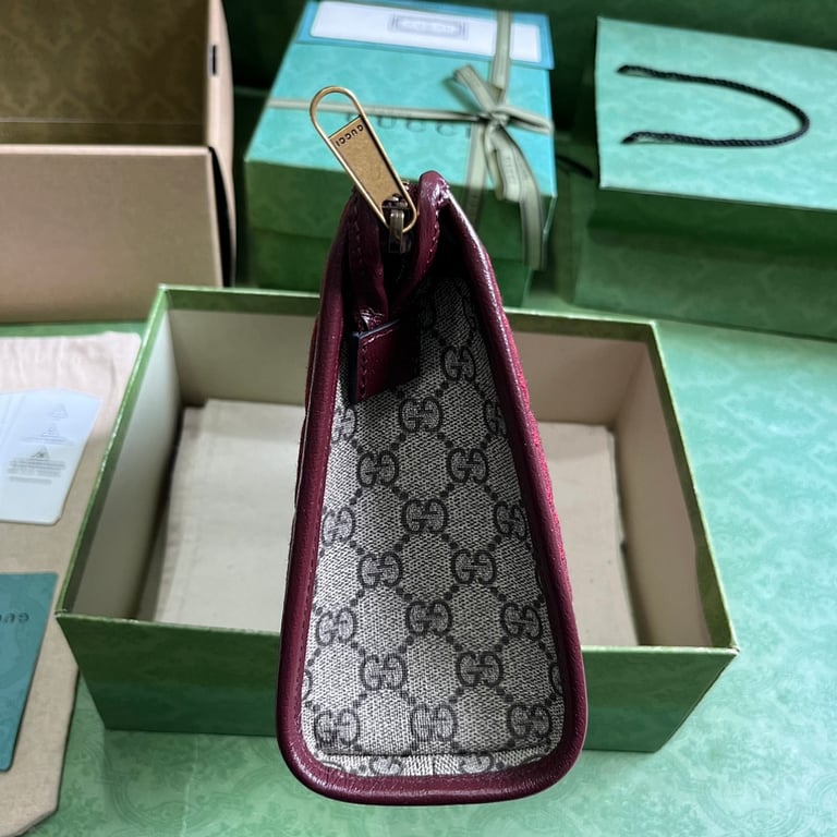 Gucci GG Supreme Quilted Clutch Red and Beige - 7