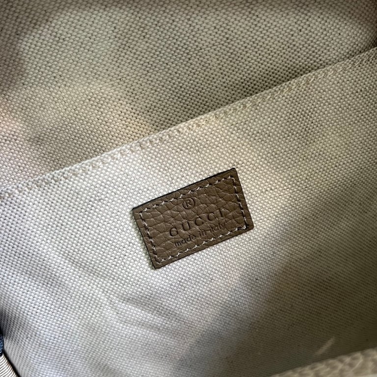Gucci Jumbo GG Sling Bag Grey - 3