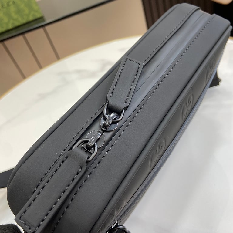 Gucci GG Rubber-Effect Crossbody Bag Black - 4