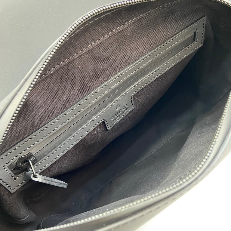 Gucci GG Rubber-Effect Messenger Bag Black - 2