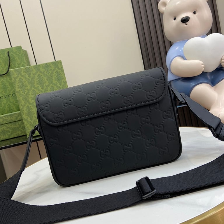 Gucci GG Rubber-Effect Messenger Bag Black - 9