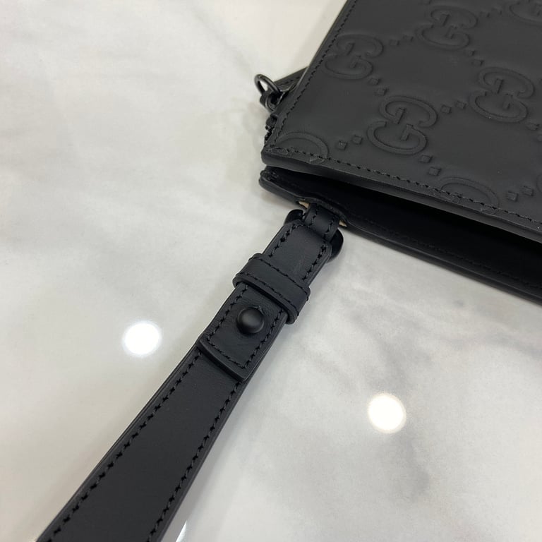 Gucci GG Rubber-Effect Leather Pouch Black - 4