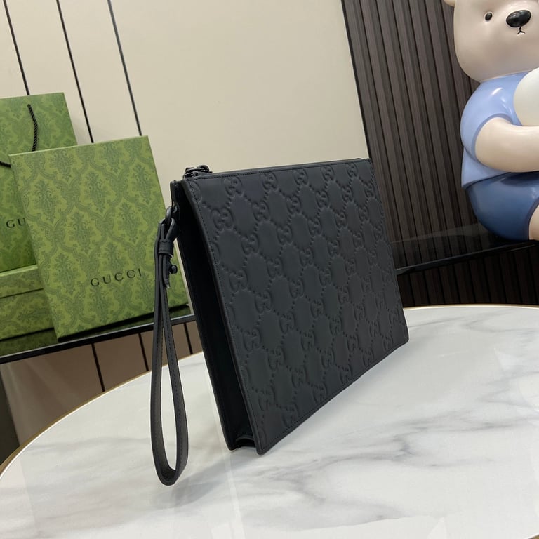Gucci GG Rubber-Effect Leather Pouch Black - 9