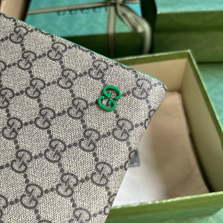 Gucci GG Supreme Pouch 768255 with Green Trim - 6