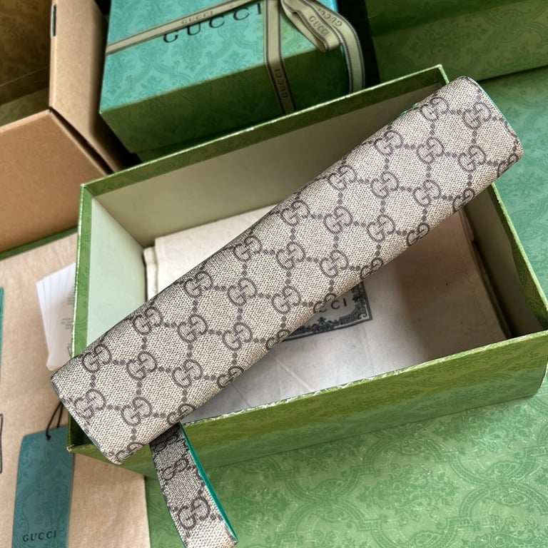 Gucci GG Supreme Pouch 768255 with Green Trim - 8