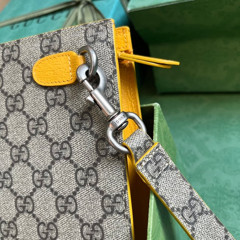 Gucci GG Supreme Clutch 768255 Beige Yellow - 4