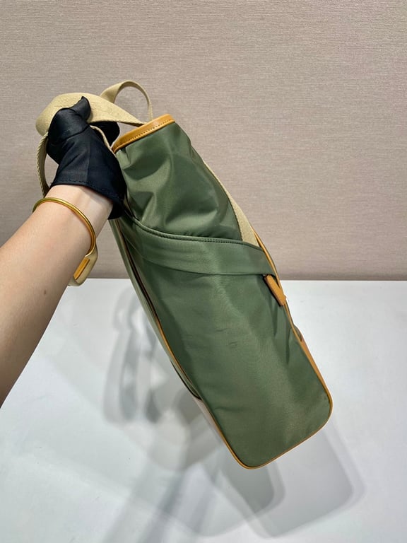 Prada 2VG119 Re-Nylon Tote Bag Green - 4