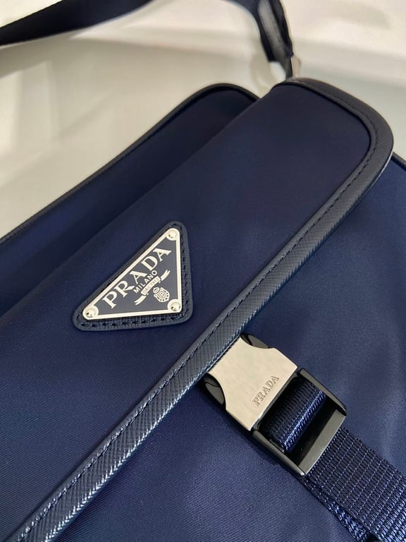 Prada 2VH133B Re-Nylon Messenger Bag Navy - 4